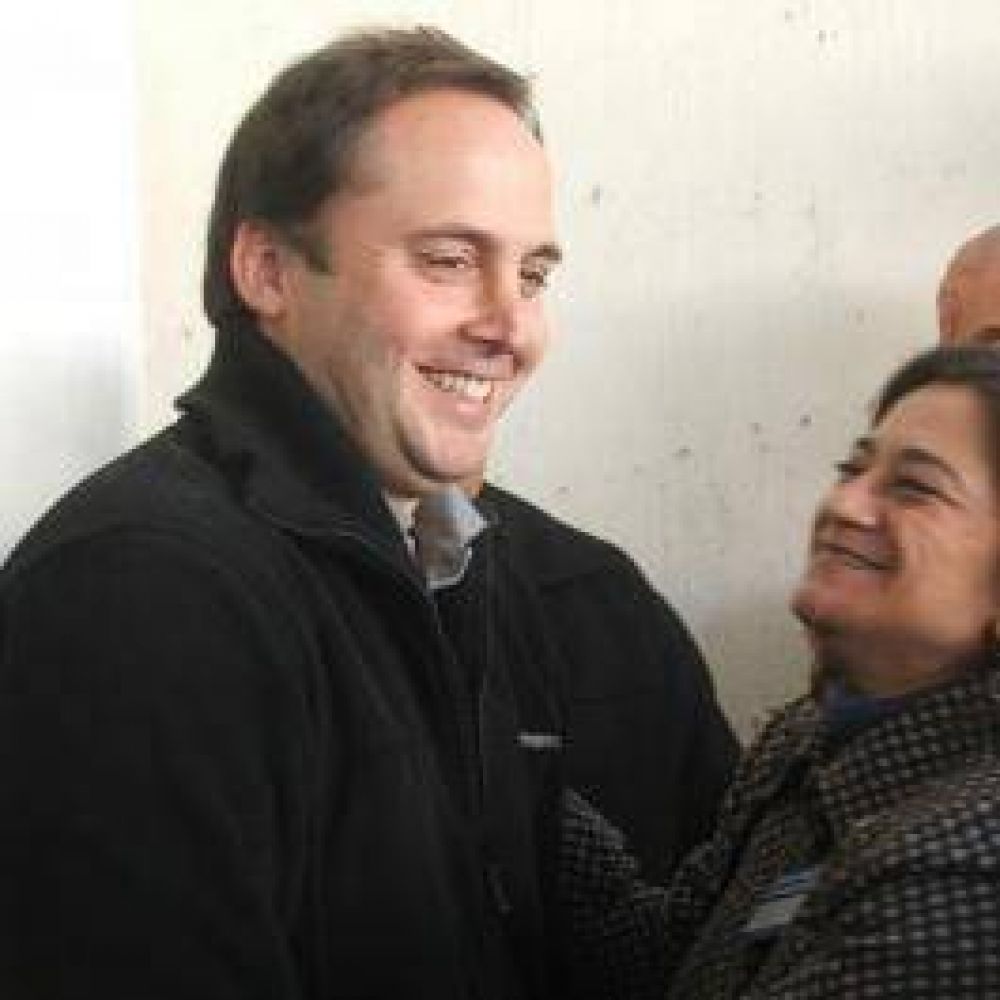 �Chicho� Tomassi preside el congreso del PJ que ratific� un decreto de Luc�a que reafili� a Mera