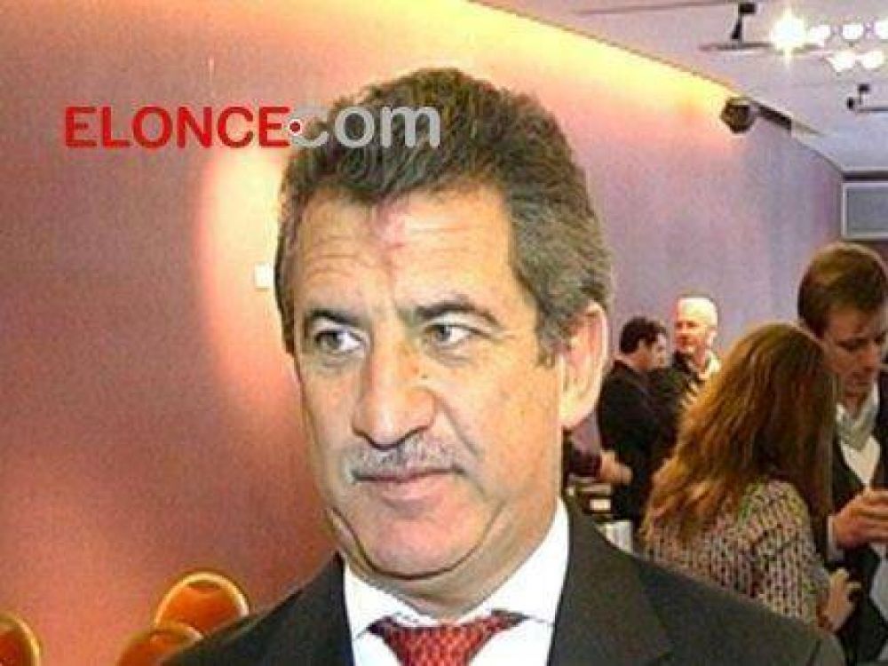 Urribarri analiz� el escenario pol�tico y asegur� que su �cabeza est� en la provincia�