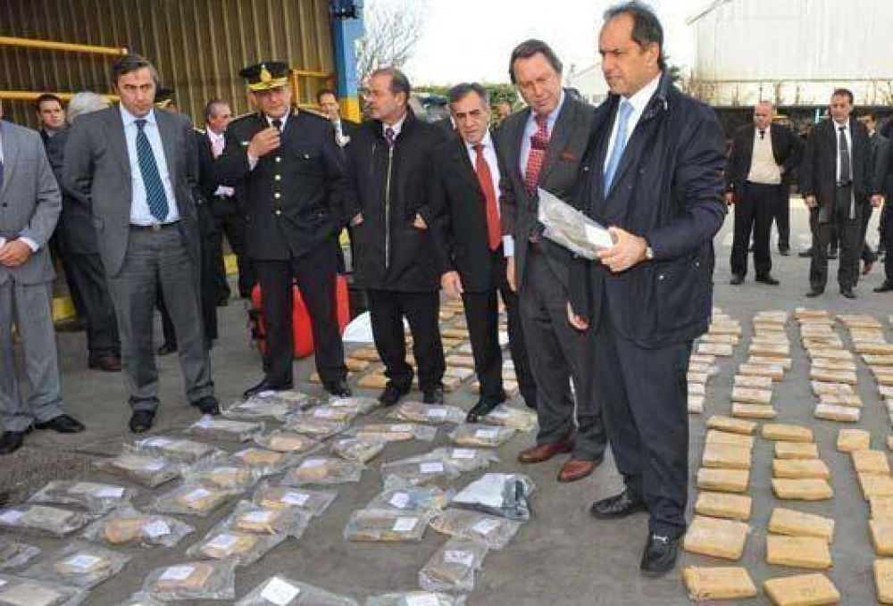 Scioli quem� mas de mil kilos de droga