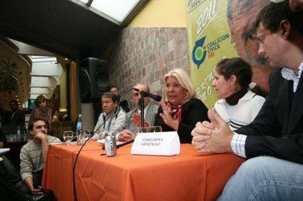 Juan Carlos Mor�n: �Uno no puede entender la actitud pactista de Alfons�n�