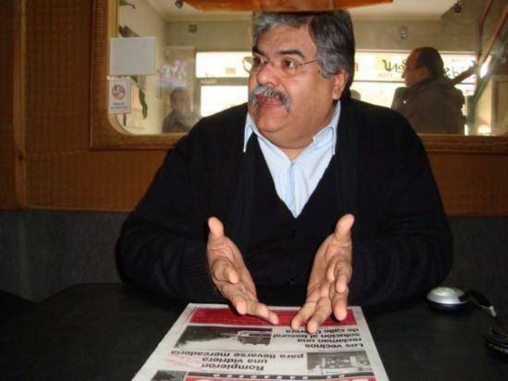 Carlos Lacerna: Cr�ticas a la gesti�n del Hospital