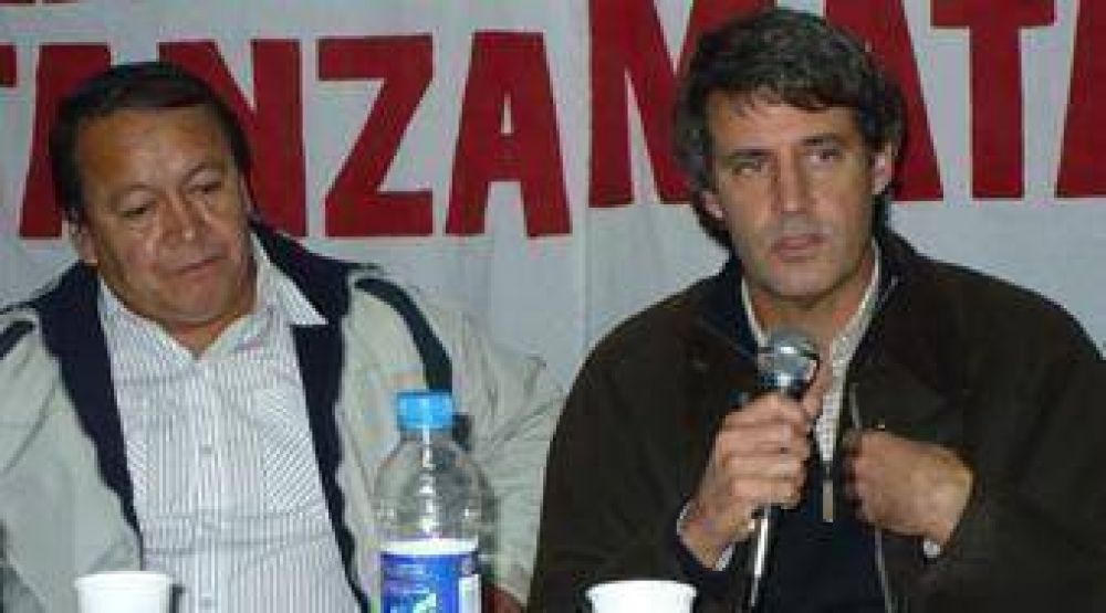 Alfonso Prat Gay visit� Laferrere en busca de adhesiones
