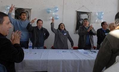 Luc�a presidi� su primer congreso del PJ y pidi� acompa�amiento