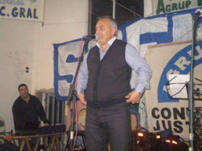 Desde el seno del PJ y junto a militantes, �ngel Celi se planta como oposici�n