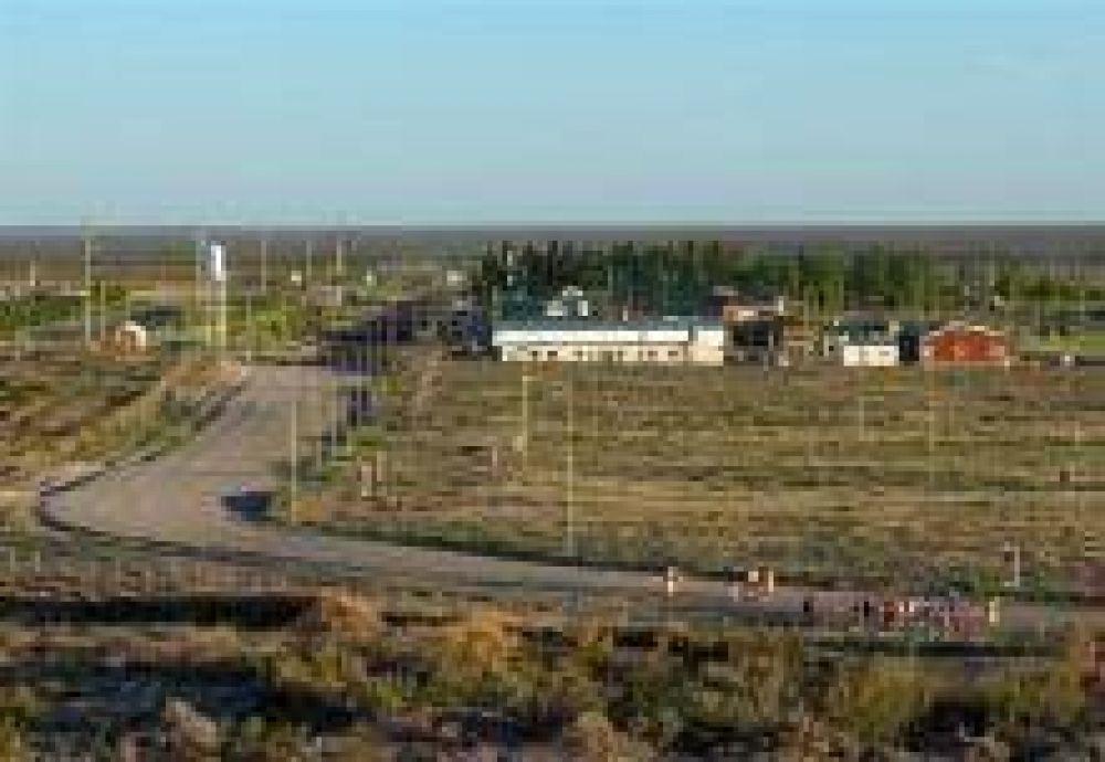 La pista de aterrizaje de Casa de Piedra costar� m�s de 5 millones de pesos