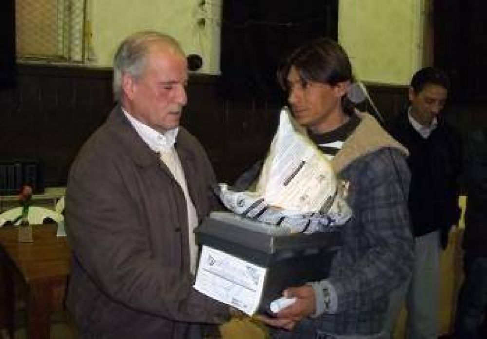 Se entregaron certificados de formaci�n profesional y se firm� un convenio con La Hist�rica