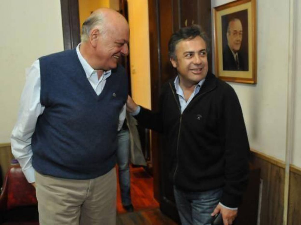 Los 4 intendentes radicales que fueron a internas ganaron la candidatura
