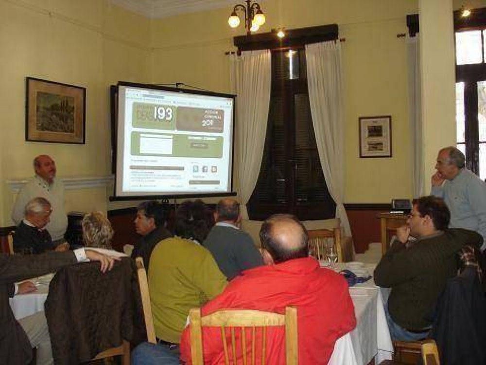 Acci�n Comunal lanz� su campa�a interactiva de cara a las elecciones