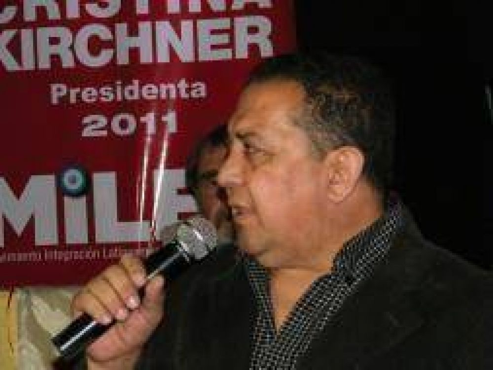 D'El�a presenta personer�a del Partido MILES en ND Ateneo