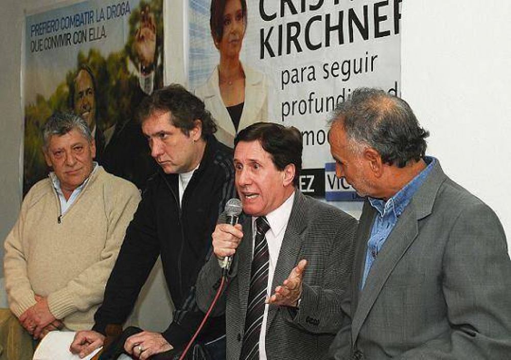DAR�O D�AZ P�REZ JUNTO A LOS VECINOS DE REMEDIOS DE ESCALADA Y VILLA OBRERA