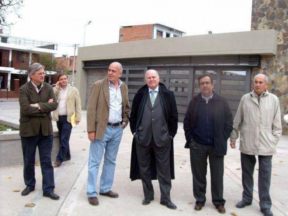 Senador Jenefes elogi� las obras en el Estadio 23 de Agosto.