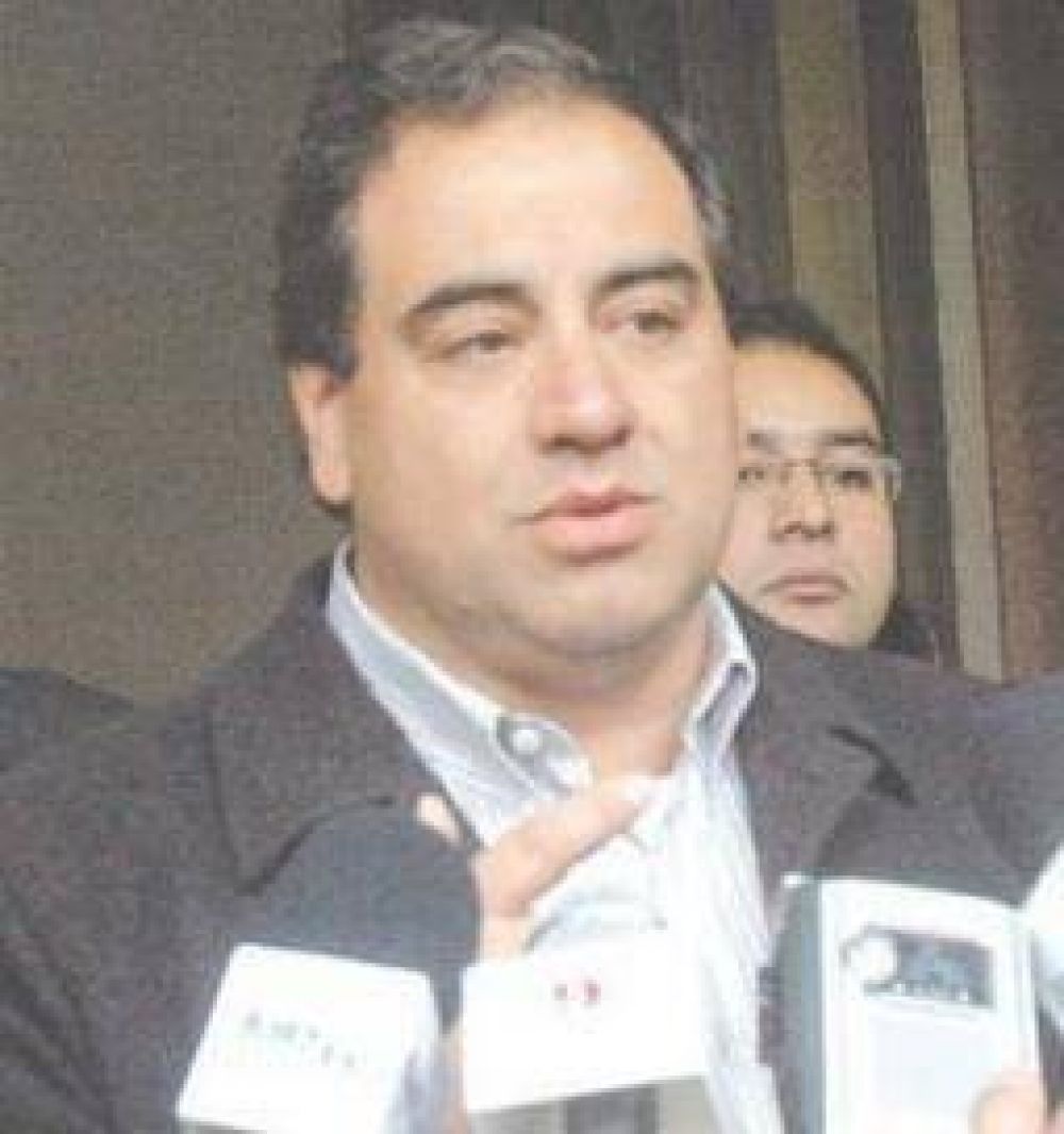 El Frente C�vico le revalid� su confianza a Julio Mart�nez