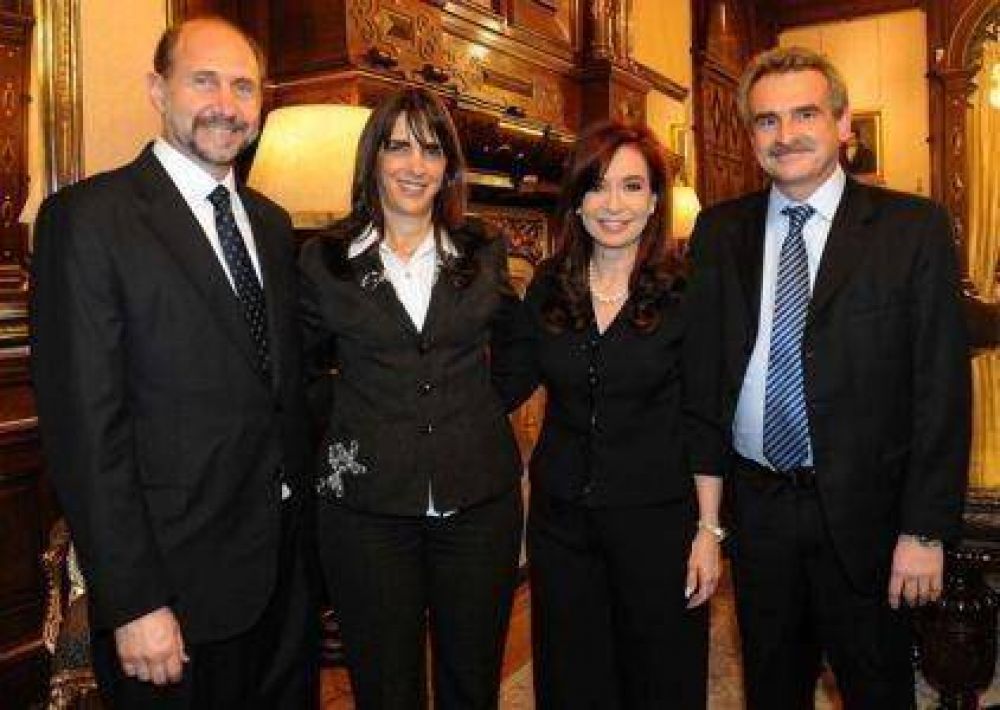 Rossi: "La foto es el fiel reconocimiento de los santafesinos en las urnas"