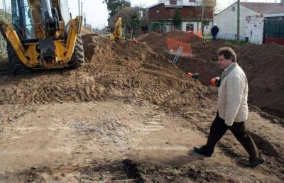 Avanza la conexi�n domiciliaria a la Cuarta Cloaca M�xima