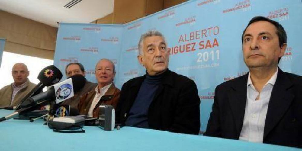 Luego de una negociaci�n muy complicada, el PD llevar� como candidato a presidente a Rodr�guez Sa�