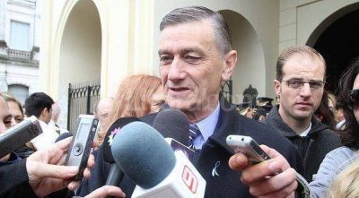 Binner dijo que la pol�tica econ�mica del gobierno nacional "est� llegando a su fin"