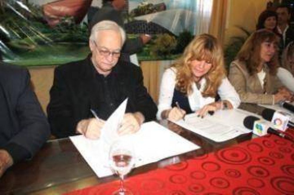 EN TELECONFERENCIA, LA INTENDENTA AYALA ANUNCI� LA REMODELACION INTEGRAL DE LA PLAZA BELGRANO