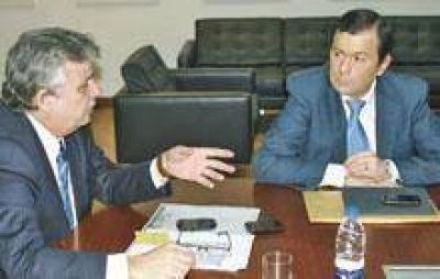Zamora gestion� la refacci�n del aeropuerto de Santiago ante autoridades nacionales