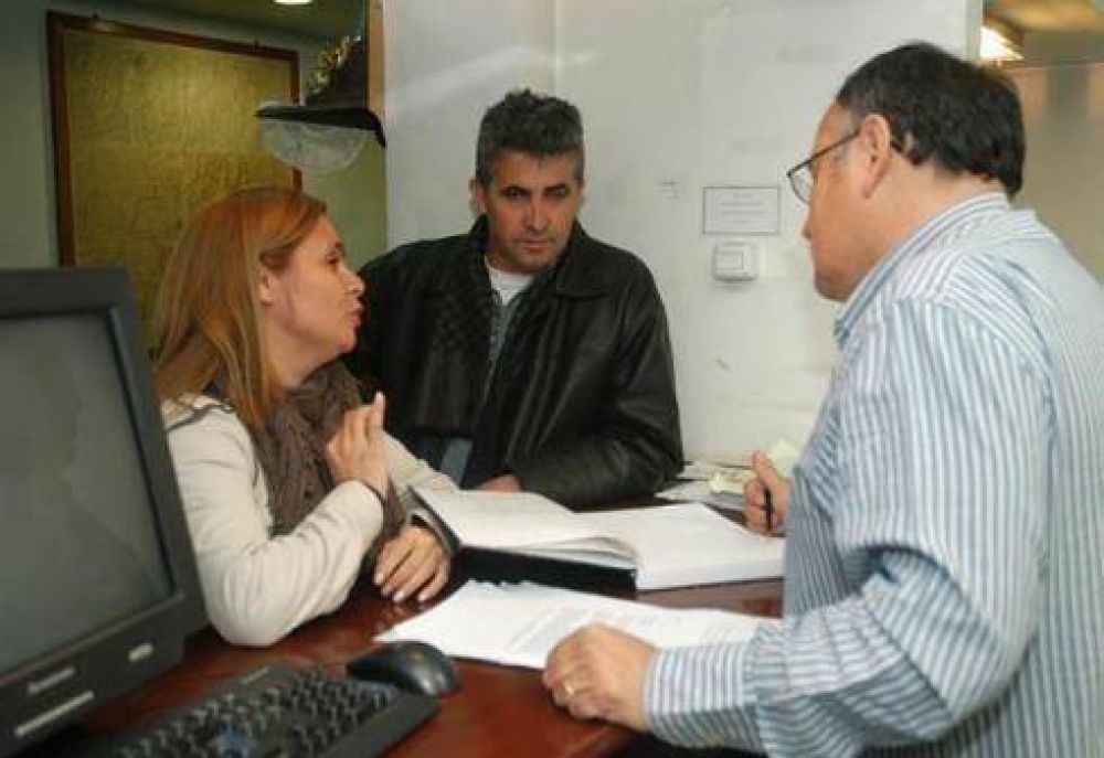 El PUC rompi� con la UCR y se profundiz� la di�spora oficialista