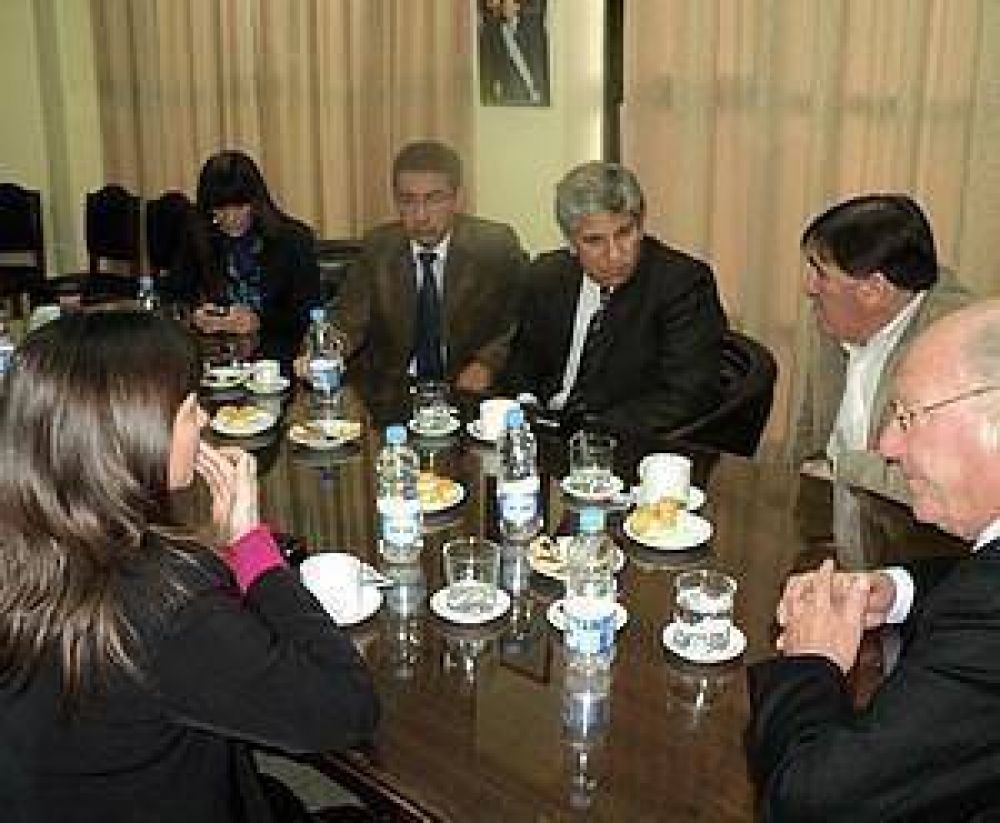 Senadores propone la creaci�n de una comisi�n para gestionar la pr�rroga industrial	