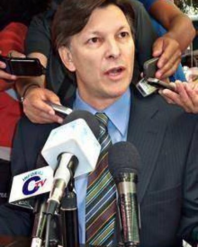 Jos� Riccardo:�Uno de los sectores ha decidido unilateralmente romper las reglas de juego�