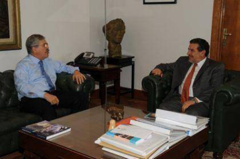 Beder Herrera:�MANTUVIMOS UN EXTENDIDO DI�LOGO SOBRE POL�TICA, SOBRE EL FUTURO DE NUESTRO PA�S Y DE NUESTRA PROVINCIA� 
