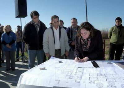 Nuevo edificio de la escuela t�cnica Ingeniero Maury de Quijano