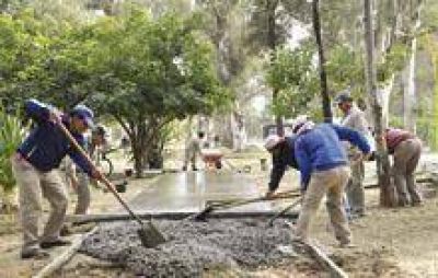 El municipio mejora un predio para la instalaci�n de la Feria Artesanal