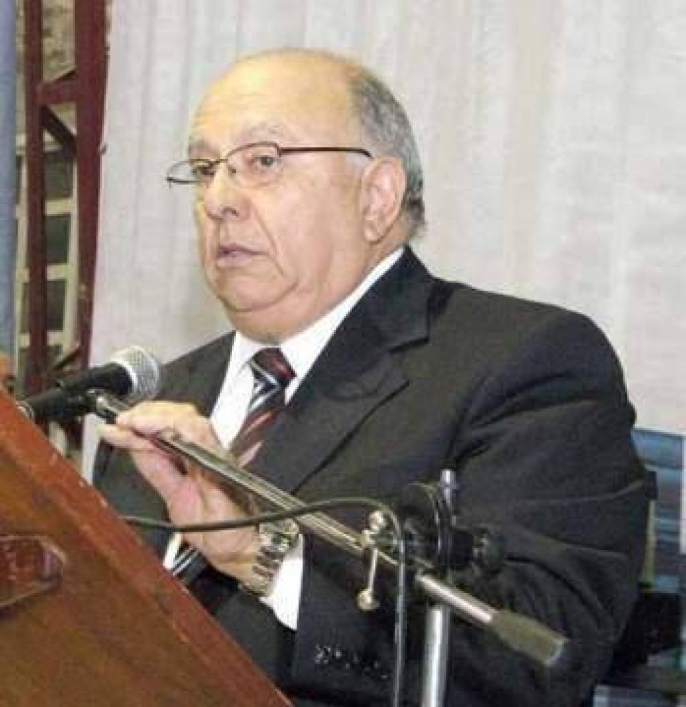 Julio Henestrosa no ser� candidato a intendente