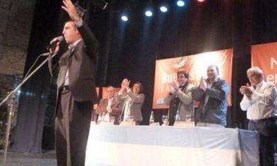 Tellechea no mencion� a Scioli en el acto y destac� que cuando vino Kirchner, "lo hizo en un d�a lluvioso porque es un hombre de palabra"