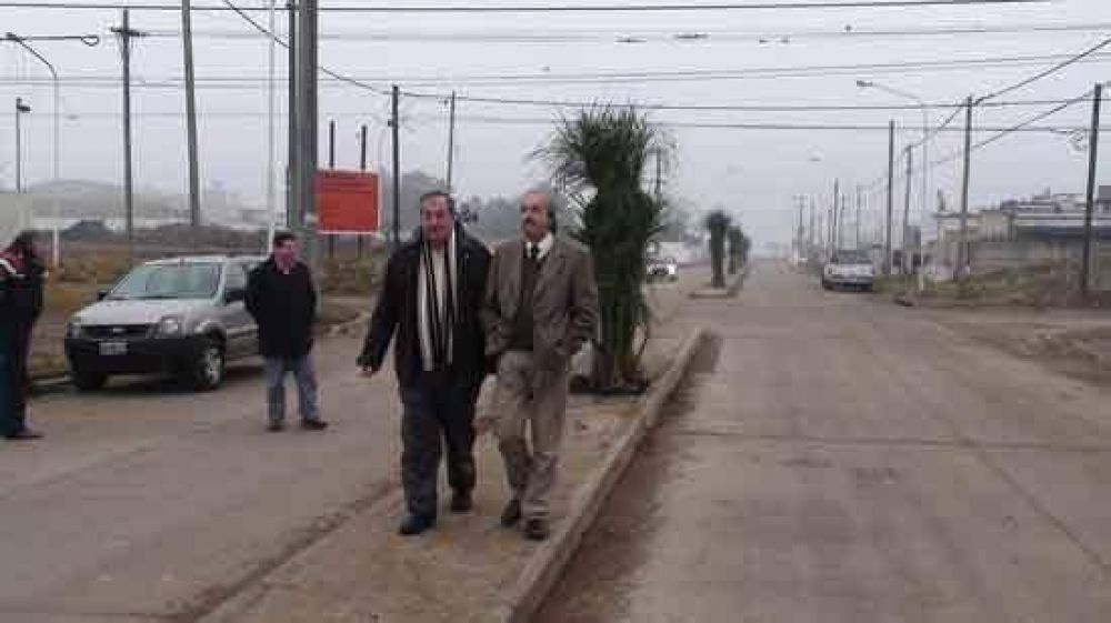 Con el show de Antonio R�os se inauguran los nuevos pavimentos de Actis y Darragueira  