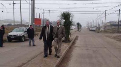 Con el show de Antonio R�os se inauguran los nuevos pavimentos de Actis y Darragueira  
