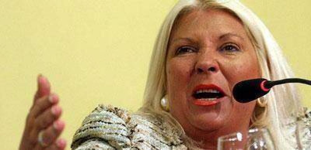 Para Elisa Carri�, la legislatura de la Provincia es �el coraz�n de la mafia y del narcotr�fico�	