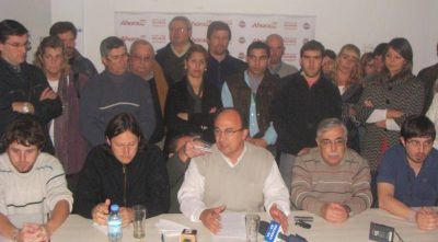 Jos� Luis Salom�n:�Estamos dispuestos a competir por dentro o por fuera�