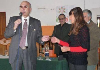 Gorosito entreg� $ 50.000 a la EET 1 para que se comiencen a construir nuevos laboratorios