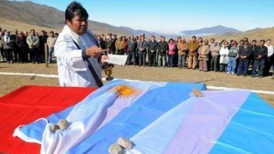 Se concret� el tradicional cambio de banderas en el Infiernillo