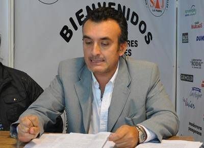 Riela: "nos llam� un funcionario con el tel�fono abierto con el gobernador" 