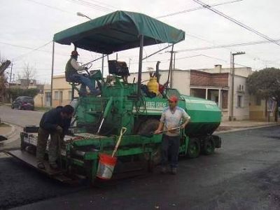 Comenz� la repavimentaci�n de la avenida Arias