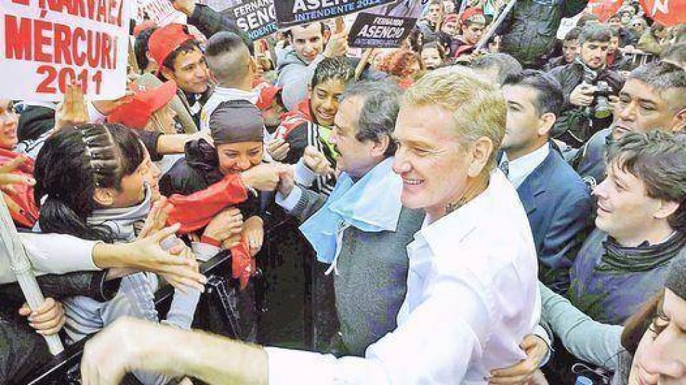 Alfons�n y De Narv�ez salieron a probar su frente en La Matanza