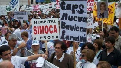 Ante el silencio oficial, los m�dicos federalizan su lucha