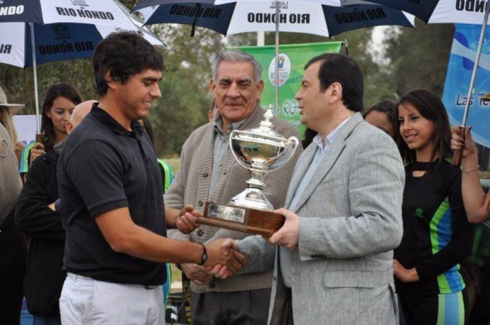 El Gobernador Zamora entreg� premios al ganador del 1�Abierto de Golf de la ciudad