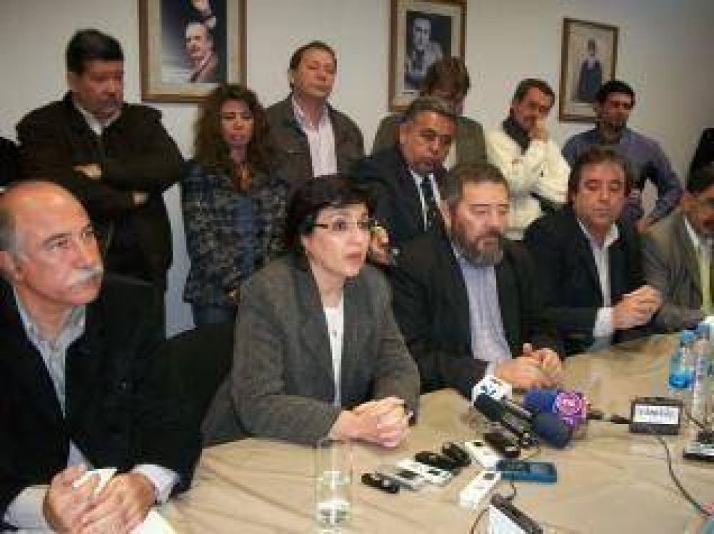 LA UCR Y EL PARTIDO LYDER CONFORMARON EL FRENTE ELECTORAL �UNION PARA EL DESARROLLO SOCIAL�