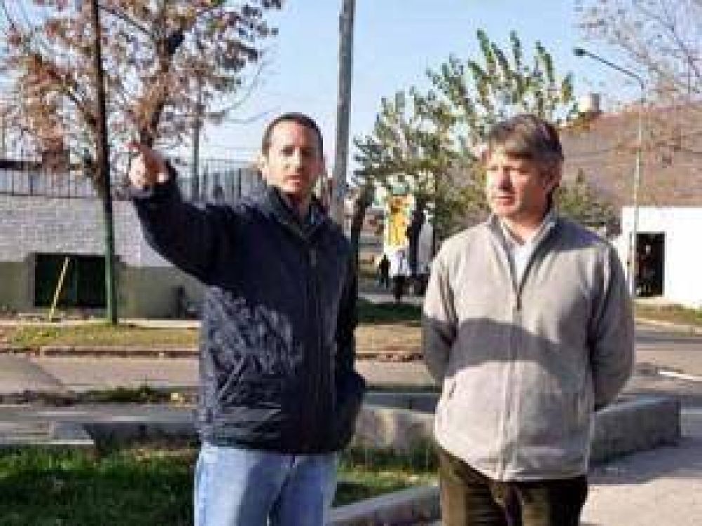Albertina: Insaurralde recorri� las obras de la Plaza Mariano Moreno