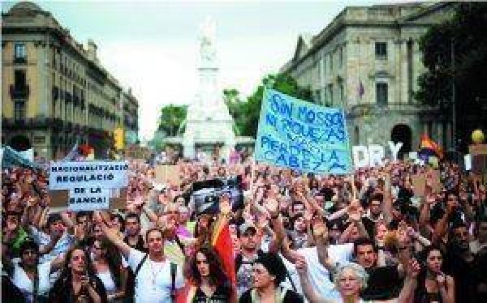 Decenas de miles de espa�oles salen a las calles contra el ajuste