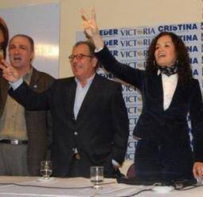 Los candidatos oficialistas al Senado siguen sumando apoyos
