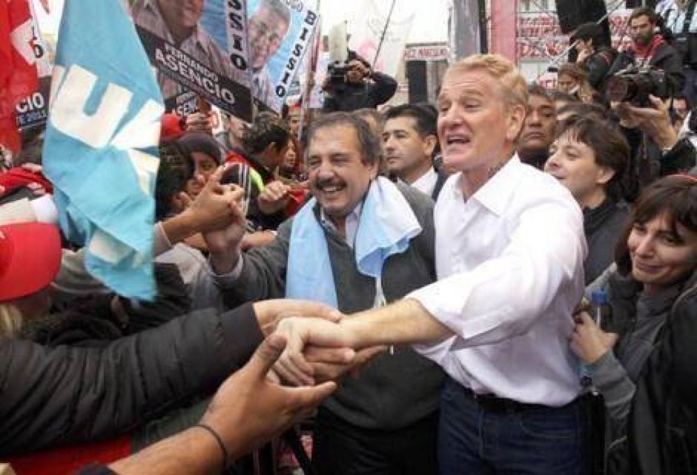 Alfons�n y De Narv�ez lanzaron su alianza en La Matanza