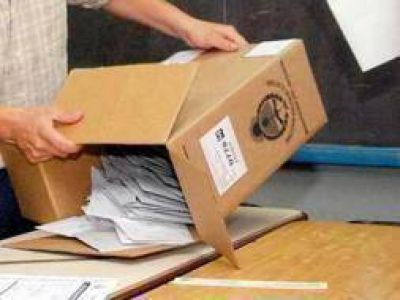 Elecciones 2011: Partidos de intendentes vecinalistas que adhieren a Scioli no figuran en el listado oficial