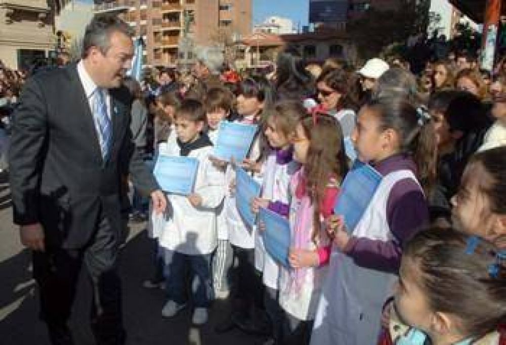 En el acto por el d�a de la Bandera, Breitenstein destac� la figura de Belgrano