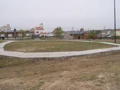 Bah�a Blanca: Avanzan las tareas en la nueva plaza del Barrio Miramar