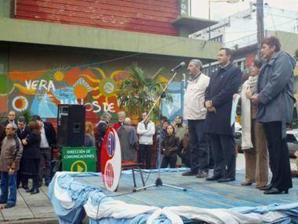 SAN MART�N - "UN FORMADOR DE HOMBRES LIBRES EN MEDIO DE LA OSCURIDAD"